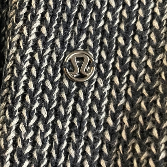 Lululemon. Blue and Gray Sweater Cardigan. Size 8. (Accepting Offers) - Picture 6 of 6